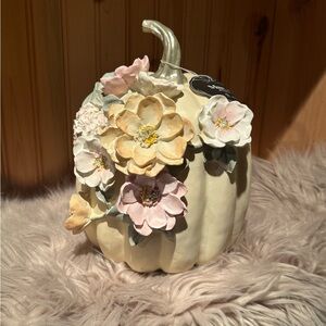 Floral 3D pumpkin decor by Martha Stewart